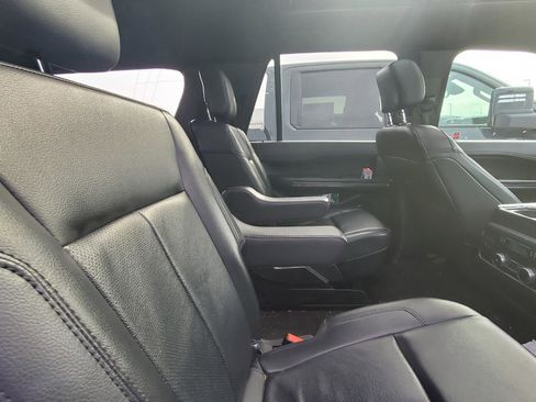 Used 2020 Ford Expedition Max XLT w/ Equipment Group 202A image 6