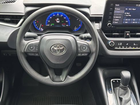 Used 2022 Toyota Corolla LE FWD image 15