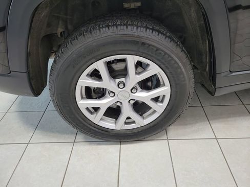 Used 2022 Jeep Grand Cherokee Limited image 51