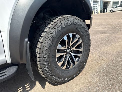 Used 2018 Ford F150 Raptor w/ Equipment Group 802A Luxury AWD/4WD image 8