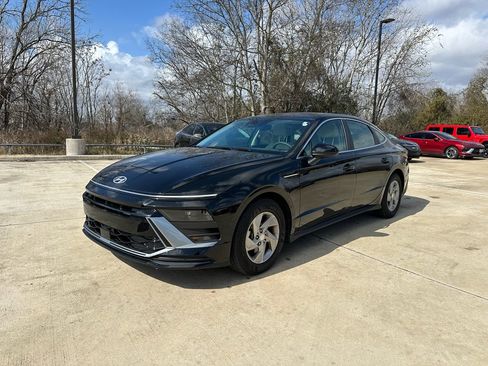 Used 2025 Hyundai Sonata SE image 1