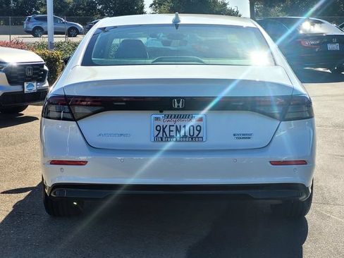 Used 2024 Honda Accord Touring image 5