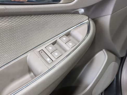 Used 2018 Chevrolet Cruze LT w/ Convenience Package image 17