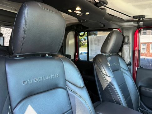 Used 2021 Jeep Gladiator Overland w/ Popular Equipment Package AWD/4WD image 22