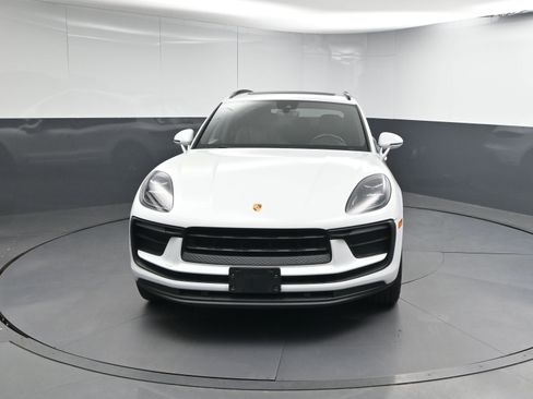 Used 2022 Porsche Macan image 28