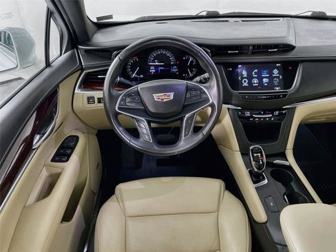 Used 2018 Cadillac XT5 Luxury w/ Driver Awareness Package FWD image 25