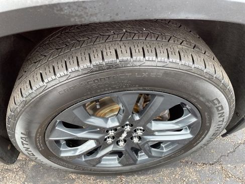 Used 2021 Chevrolet Traverse RS image 18