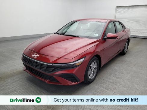 Used 2025 Hyundai Elantra SE image 1