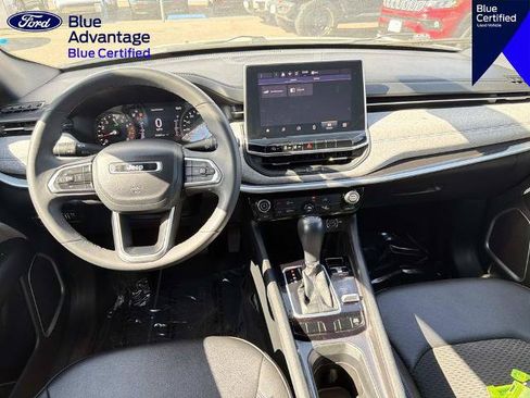 Used 2024 Jeep Compass Latitude AWD/4WD image 9