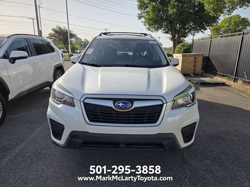 Used 2019 Subaru Forester Premium AWD/4WD image 2