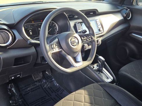 Used 2020 Nissan Kicks SV image 22