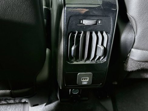 Used 2025 Jeep Compass Limited w/ Sun & Sound Group AWD/4WD image 30