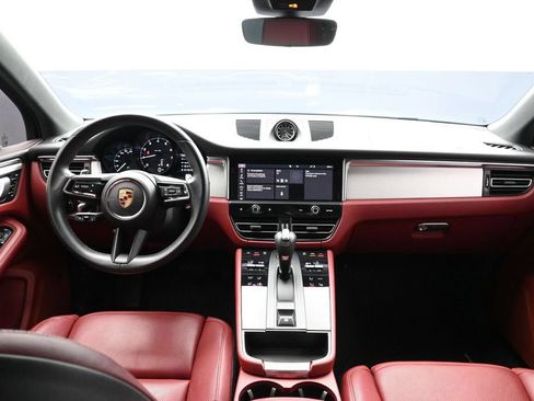 Used 2024 Porsche Macan AWD/4WD image 19