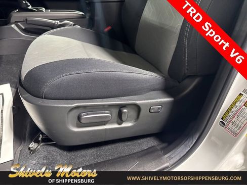 Used 2023 Toyota Tacoma TRD Sport image 13