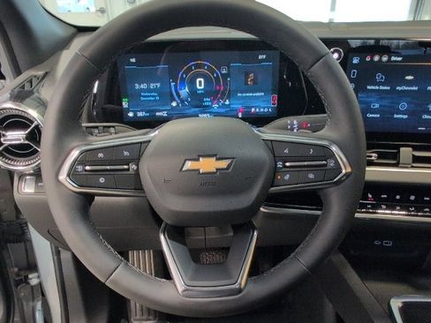 Used 2026 Chevrolet Equinox LT w/ Convenience Package II image 17