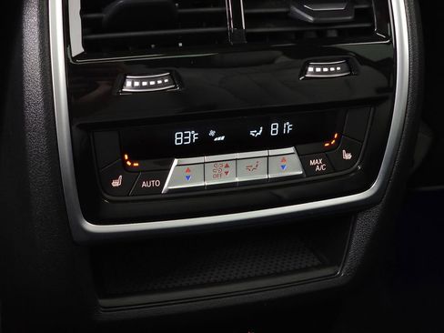 Used 2026 BMW X7 xDrive40i w/ M Sport Package image 43