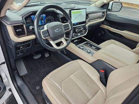 Used 2023 Ford Expedition Max Limited image 2