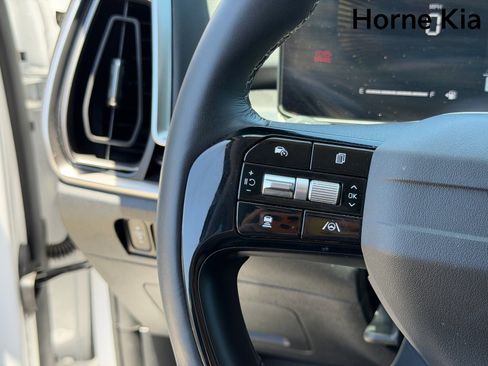 New 2026 Kia Sorento LX FWD image 14