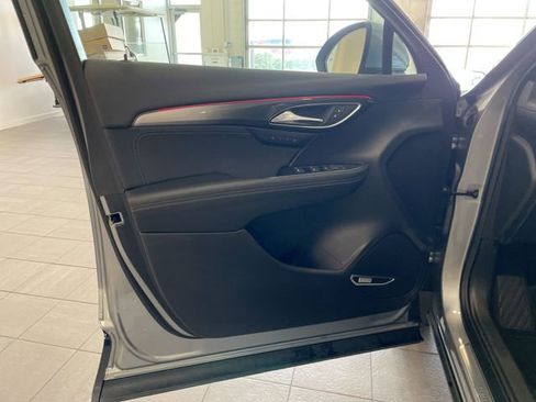 Used 2025 Buick Envision Preferred image 9