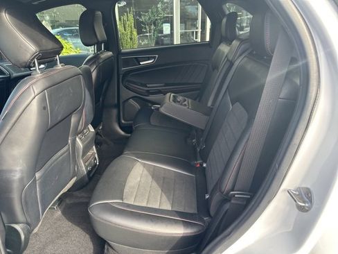 Used 2022 Ford Edge ST-Line image 12