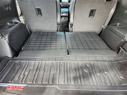 Used 2021 GMC Acadia Denali w/ Denali Technology Package image 34