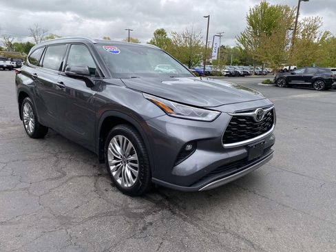 Used 2024 Toyota Highlander Platinum AWD/4WD image 10