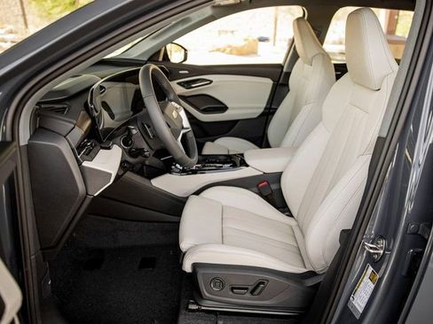 Certified 2025 Audi Q6 e-tron Premium Plus w/ Premium Plus RWD image 13