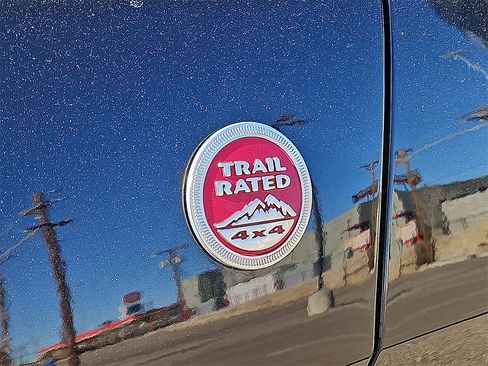 Used 2017 Jeep Grand Cherokee Trailhawk w/ Trailhawk Luxury Group image 11