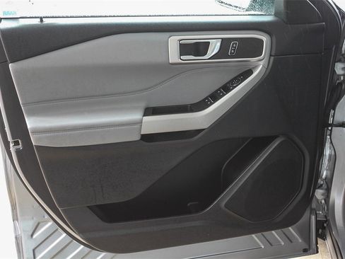 Used 2023 Ford Explorer XLT w/ Equipment Group 202A image 26