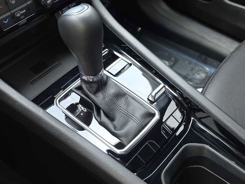 Used 2025 Jeep Compass Latitude w/ Convenience Group image 21