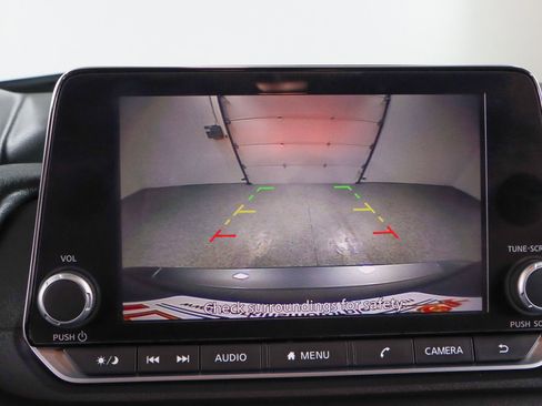 Used 2024 Nissan Rogue SV image 18