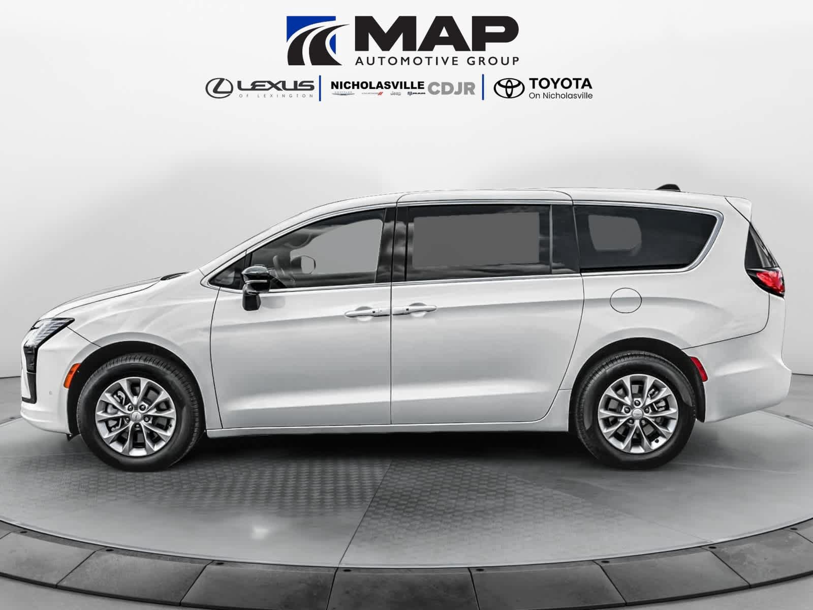 New 2027 Chrysler Pacifica Select FWD image 2