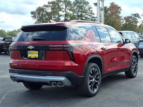 New 2026 Chevrolet Traverse LT image 2