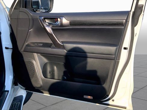 Used 2023 Lexus GX 460 w/ Black Line Special Edition AWD/4WD image 23
