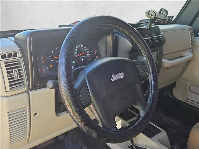 Used 2004 Jeep Wrangler Sahara AWD/4WD image 10