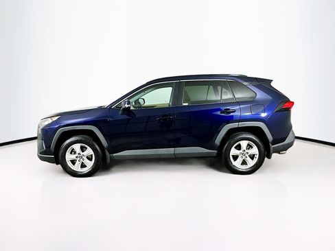 Used 2021 Toyota RAV4 XLE w/ Convenience Package image 4
