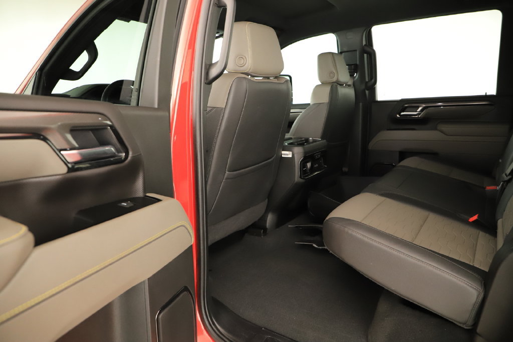 Used 2025 Chevrolet Silverado 2500 ZR2 AWD/4WD image 24
