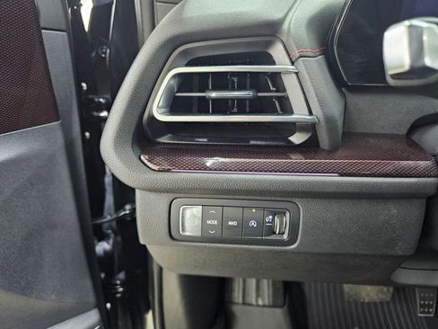Used 2024 Chevrolet Traverse RS w/ LPO, Floor Liner Package AWD/4WD image 30