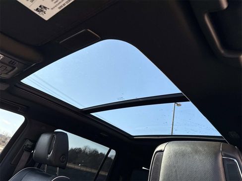 Used 2022 Cadillac Escalade ESV Sport w/ Touring Package image 18