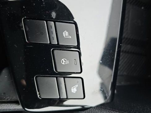 Used 2023 Kia Sportage EX image 15