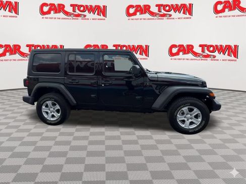 Used 2022 Jeep Wrangler Unlimited Sport AWD/4WD image 9