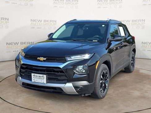 Used 2023 Chevrolet TrailBlazer LT FWD image 1