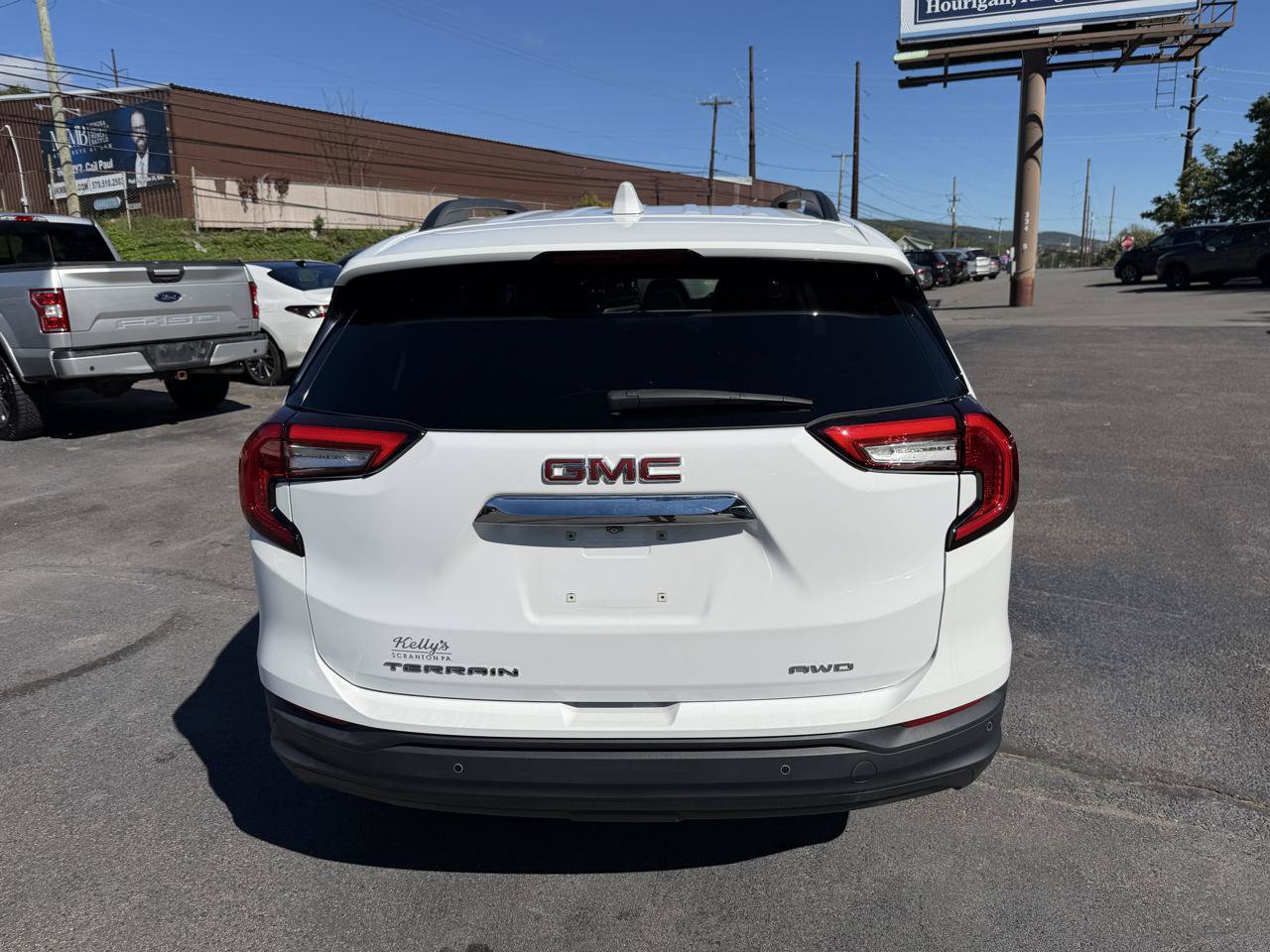 Used 2023 GMC Terrain SLE w/ Driver Convenience Package AWD/4WD image 5