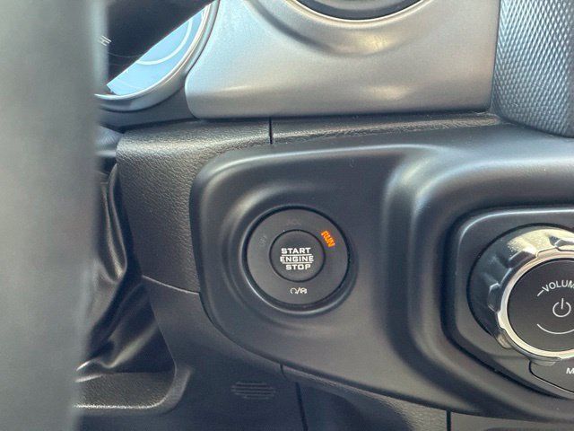 Certified 2022 Jeep Gladiator Sport AWD/4WD image 23