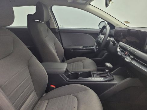 Used 2025 Kia K4 EX FWD image 21