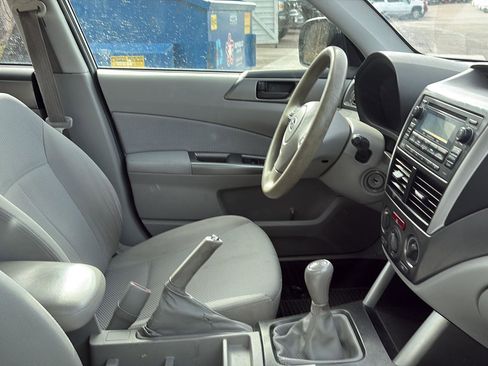 Used 2013 Subaru Forester 2.5X w/ Popular Pkg 2 image 5