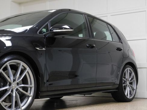 Used 2019 Volkswagen Golf R 4-Door AWD/4WD image 17