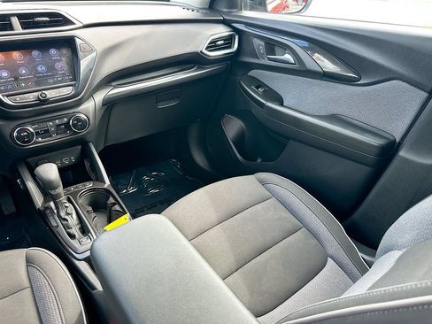 Used 2023 Chevrolet TrailBlazer LT w/ Convenience Package FWD image 21