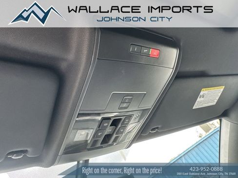 Used 2022 Volkswagen Atlas Cross Sport SE AWD/4WD image 16