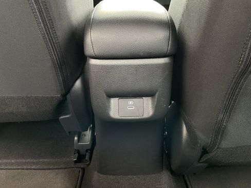 Used 2025 Nissan Versa SV image 18